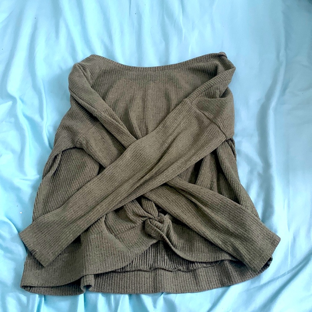 Green long sleeve shirt